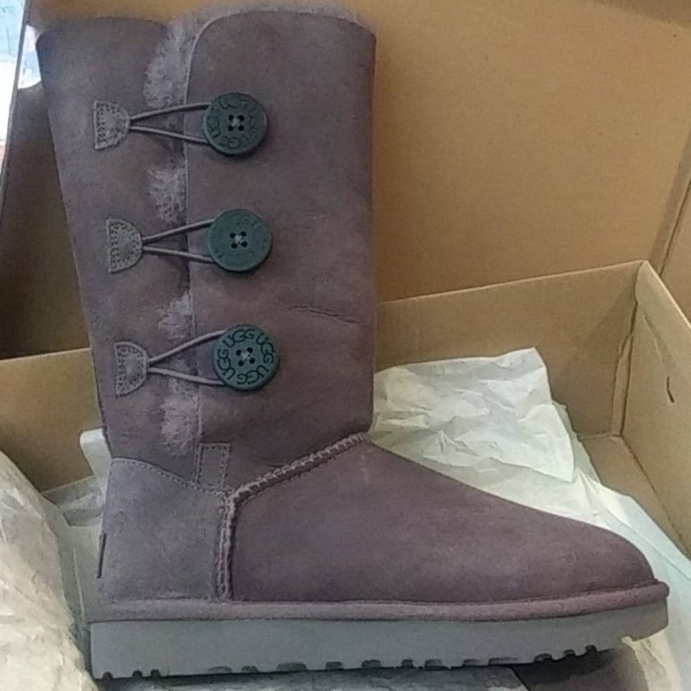 New Authentic UGG Bailey Button Triplet II boots